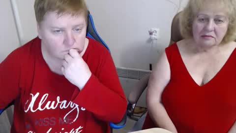 Snapshot of mommy99x chatting on December 1, 4:23 pm Mommy99X online show from December 1, 4:23 pm