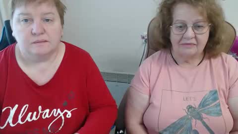 Snapshot of mommy99x chatting on January 13, 8:41 am Mommy99X online show from January 13, 8:41 am