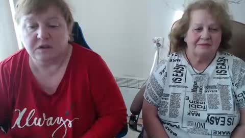 Snapshot of mommy99x chatting on February 2, 8:57 am Mommy99X online show from February 2, 8:57 am