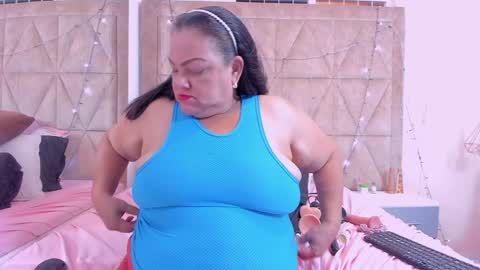 Snapshot of mommy_cute chatting on December 28, 1:49 pm Jelitza online show from December 28, 1:49 pm