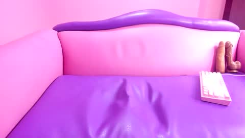 Snapshot of mommy_dirty_squirt chatting on January 12, 2:52 pm carolina online show from January 12, 2:52 pm