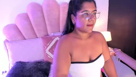 Snapshot of mommy_huge_ass chatting on July 18, 2:05 am Victoria online show from July 18, 2:05 am