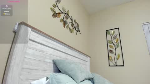 Snapshot of mommyfuckmilf_ chatting on January 16, 12:09 pm Anny online show from January 16, 12:09 pm