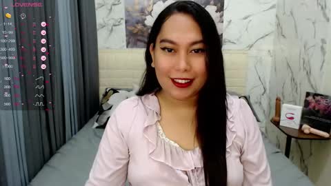 Snapshot of mommyknowsbest69 chatting on September 10, 3:06 am Hot Mommy Nathalie online show from September 10, 3:06 am