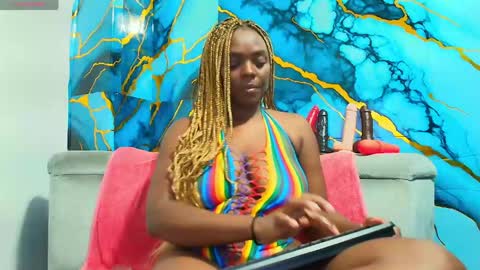 Snapshot of mommywebcam chatting on May 25, 12:38 am DINAH online show from May 25, 12:38 am