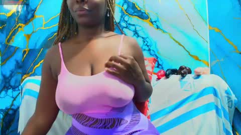 Snapshot of mommywebcam chatting on June 1, 2:02 am DINAH online show from June 1, 2:02 am