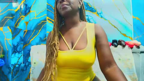 Snapshot of mommywebcam chatting on June 7, 11:52 pm DINAH online show from June 7, 11:52 pm