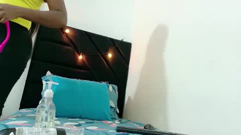 Snapshot of mommywebcam chatting on July 4, 2:51 am DINAH online show from July 4, 2:51 am