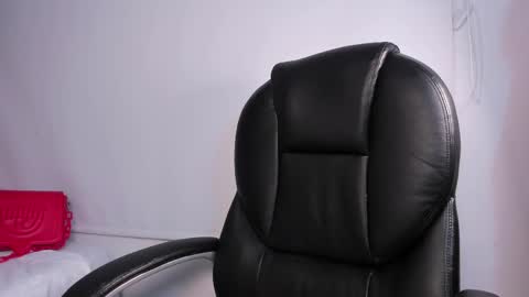 Momo  online show from April 18, 2:59 am