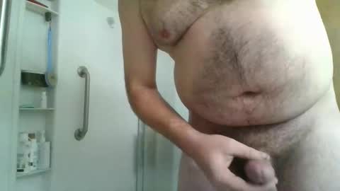 Snapshot of momsloveing chatting on January 14, 2:17 am justTHEit online show from January 14, 2:17 am