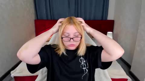 mon1ca_jones online show from November 15, 9:17 am