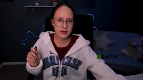 Snapshot of mona_cloud chatting on March 7, 12:34 pm Mona online show from March 7, 12:34 pm