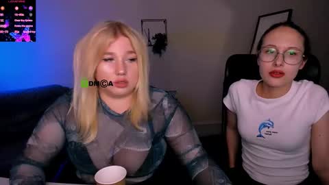 Snapshot of mona_cloud chatting on September 9, 7:35 pm Mona online show from September 9, 7:35 pm