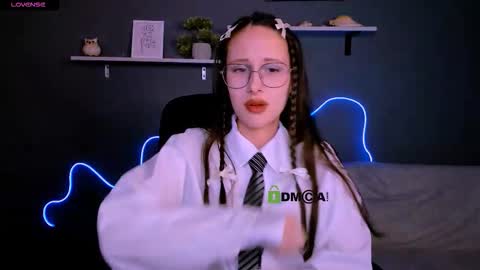 Snapshot of mona_cloud chatting on September 22, 8:00 pm Mona online show from September 22, 8:00 pm