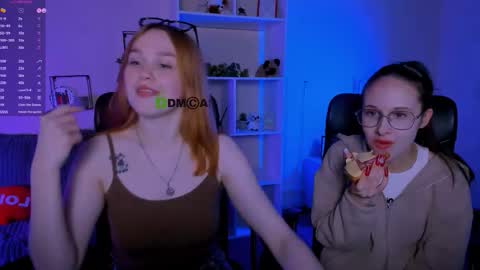 Snapshot of mona_cloud chatting on October 8, 7:22 pm Mona online show from October 8, 7:22 pm