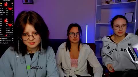 Snapshot of mona_cloud chatting on October 17, 8:11 pm Mona online show from October 17, 8:11 pm