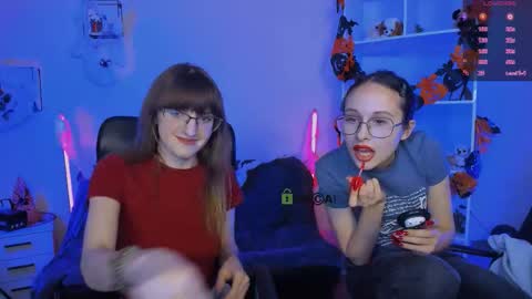 Snapshot of mona_cloud chatting on October 28, 8:11 pm Mona online show from October 28, 8:11 pm