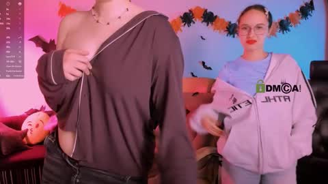 Snapshot of mona_cloud chatting on November 2, 8:00 pm Mona online show from November 2, 8:00 pm