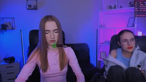 Snapshot of mona_cloud chatting on November 6, 8:21 pm Mona online show from November 6, 8:21 pm