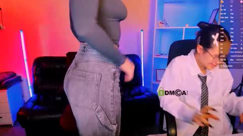 Snapshot of mona_cloud chatting on November 15, 8:16 pm Mona online show from November 15, 8:16 pm