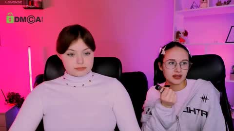 Snapshot of mona_cloud chatting on December 15, 8:02 pm Mona online show from December 15, 8:02 pm