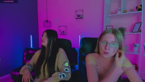 Snapshot of mona_cloud chatting on February 5, 8:24 pm Mona online show from February 5, 8:24 pm