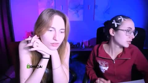 Snapshot of mona_cloud chatting on February 11, 8:03 pm Mona online show from February 11, 8:03 pm