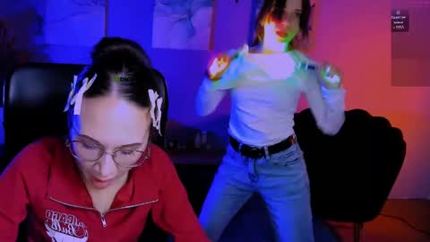 Mona  online show from April 9, 7:30 pm