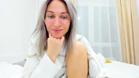 Mona online show from February 5, 9:50 pm