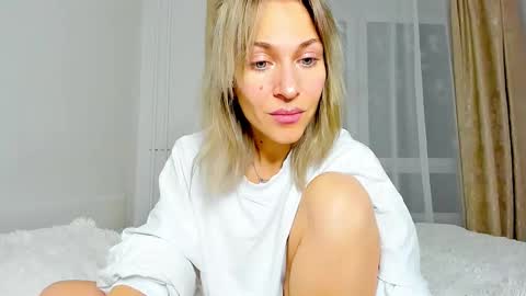 Mona online show from February 22, 11:24 pm