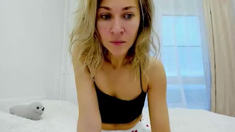 Mona online show from October 29, 4:37 am