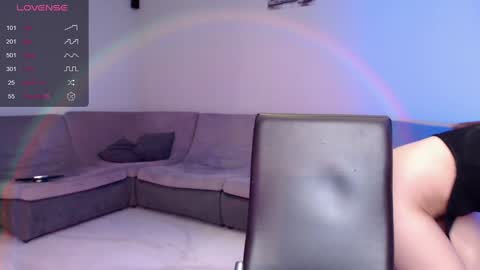 Snapshot of mona_saxxx chatting on December 4, 10:30 pm Hey Guys im Mona. PVT is Open Please Make me CUM online show from December 4, 10:30 pm