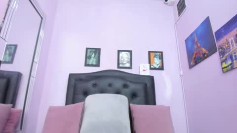 paola online show from March 10, 1:27 pm