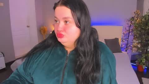 Snapshot of monasteel chatting on February 3, 6:51 am Monica online show from February 3, 6:51 am