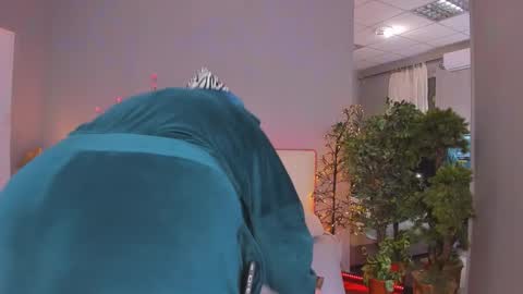 Snapshot of monasteel chatting on February 3, 6:57 pm Monica online show from February 3, 6:57 pm