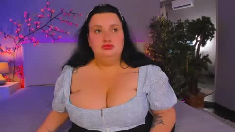 Snapshot of monasteel chatting on May 21, 12:12 pm Monica online show from May 21, 12:12 pm