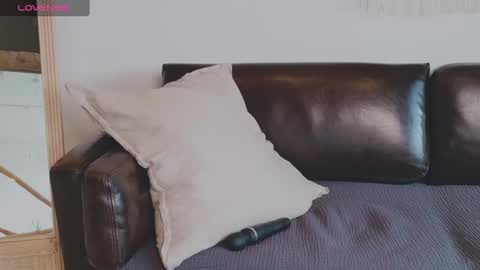 Snapshot of monet_stclair chatting on January 19, 7:04 pm PoppyPlayful online show from January 19, 7:04 pm