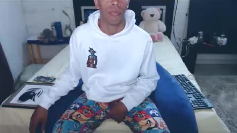 Snapshot of moneybeast chatting on March 17, 1:10 am moneybeast online show from March 17, 1:10 am