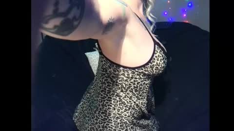 Snapshot of monica_lily chatting on February 26, 6:11 pm Monica online show from February 26, 6:11 pm