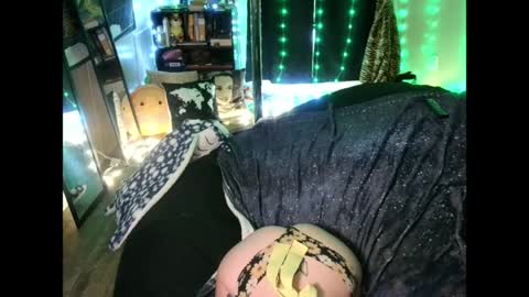 Monica online show from May 8, 8:14 pm