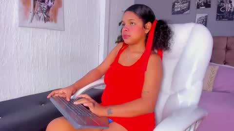 Snapshot of monica_robles_ chatting on March 28, 8:30 pm monica_robles_ online show from March 28, 8:30 pm