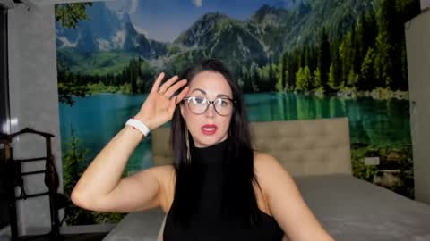 monica_weisss online show from January 15, 9:41 pm
