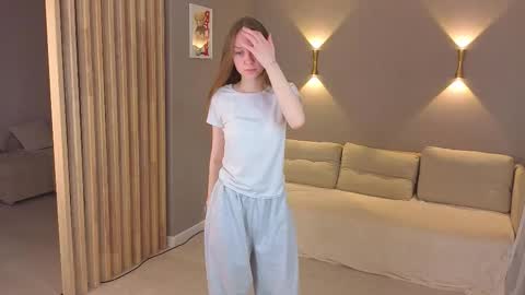 my name is Nika online show from November 25, 4:18 pm