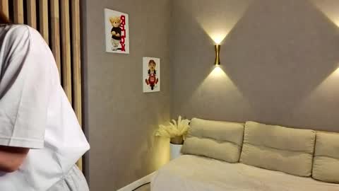 my name is Nika online show from December 19, 4:25 pm