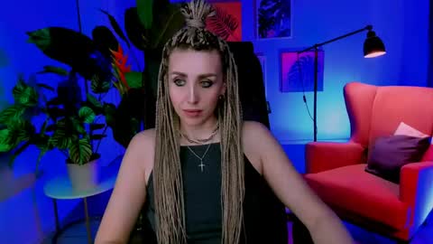 Snapshot of monicariley chatting on April 30, 3:29 pm monicariley online show from April 30, 3:29 pm