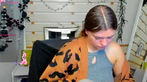 Snapshot of monika_youu chatting on May 5, 6:32 am Monika online show from May 5, 6:32 am