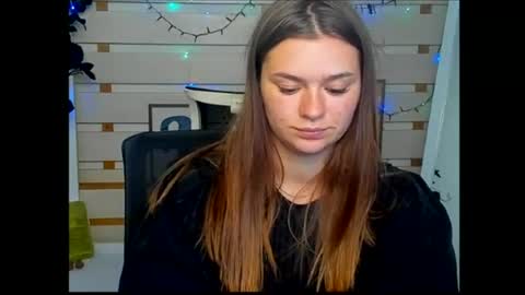 Snapshot of monika_youu chatting on June 18, 1:59 pm Monika online show from June 18, 1:59 pm