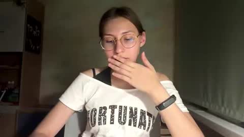 Snapshot of monikakotts chatting on July 20, 8:33 pm Mia online show from July 20, 8:33 pm