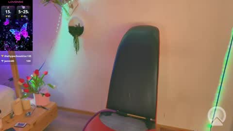 Snapshot of monikate_ chatting on April 22, 9:27 pm Himy name Kateim pvt model with hairy pussy online show from April 22, 9:27 pm