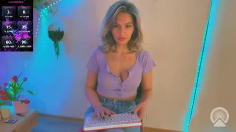 Snapshot of monikate_ chatting on April 26, 8:56 am Himy name Kateim pvt model with hairy pussy online show from April 26, 8:56 am